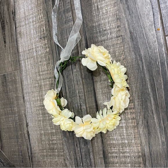 Flower headband - Picture 3 of 3